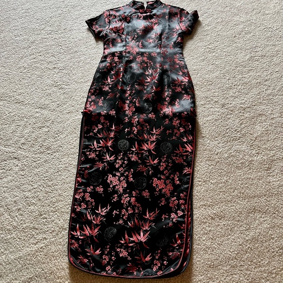 Asian kimono type dress black and red with 2 slits on side - Picture 1 of 3